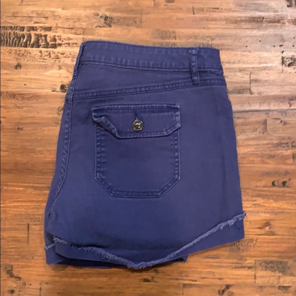 🌵3/$15 🌵Elle / jean shorts / 8 - Picture 2 of 6